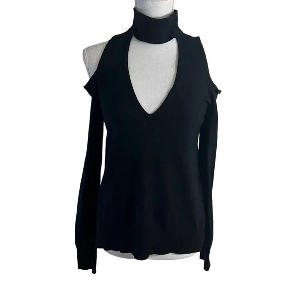 Aqua Black Top Size Small Cold Shoulder V Neck Long Sleeves Solid Pattern Blouse - Picture 1 of 6
